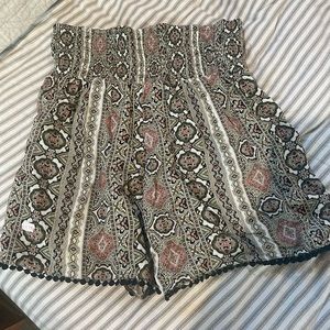 patterned loose fitted shorts